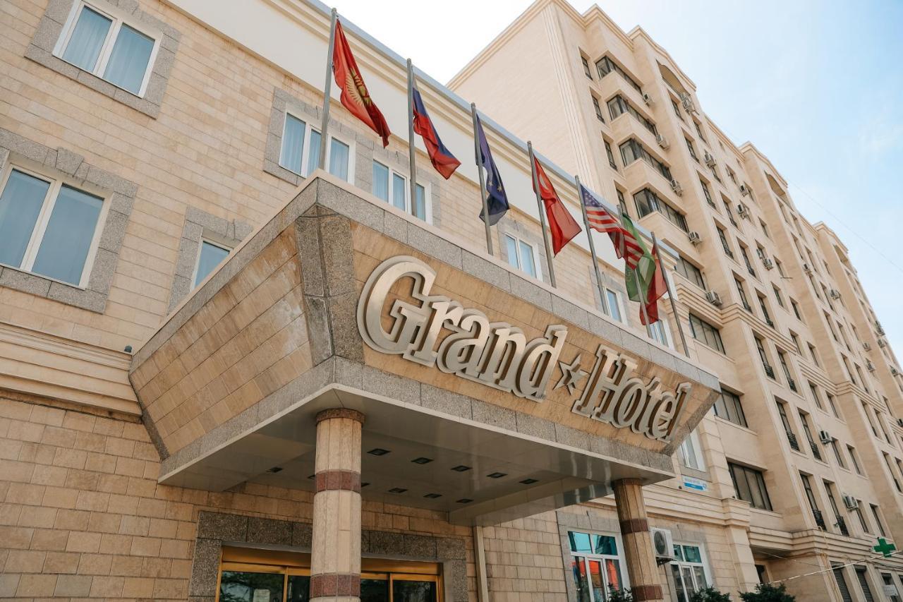 בישקק Grand Hotel מראה חיצוני תמונה