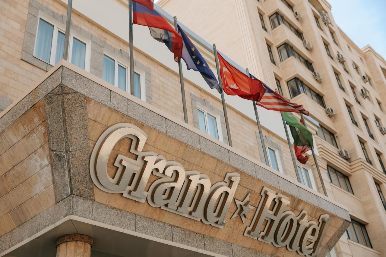 בישקק Grand Hotel מראה חיצוני תמונה