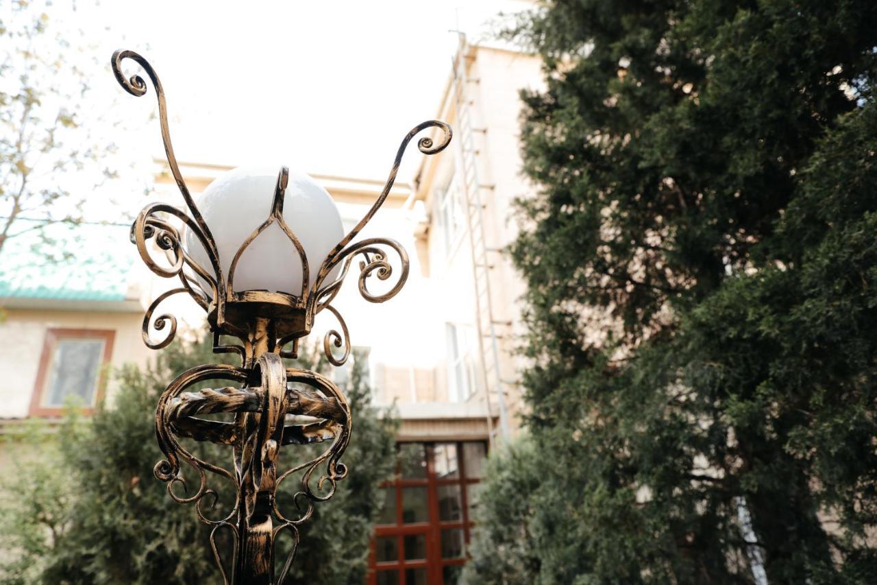 בישקק Grand Hotel מראה חיצוני תמונה