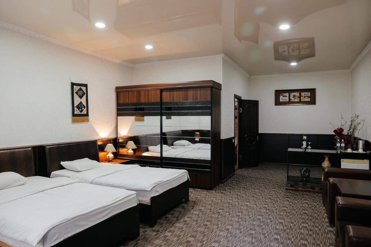 בישקק Grand Hotel מראה חיצוני תמונה
