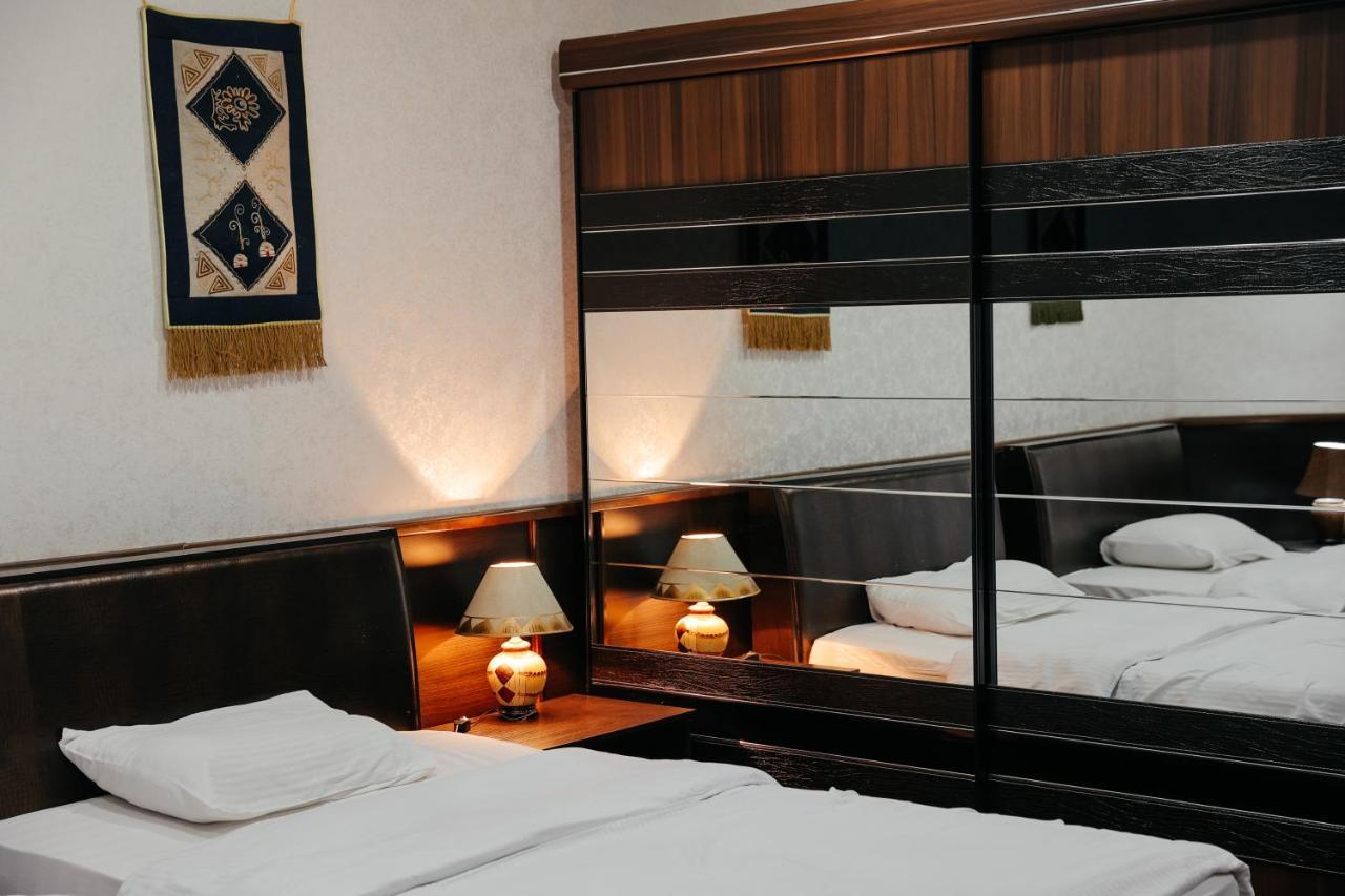 בישקק Grand Hotel מראה חיצוני תמונה
