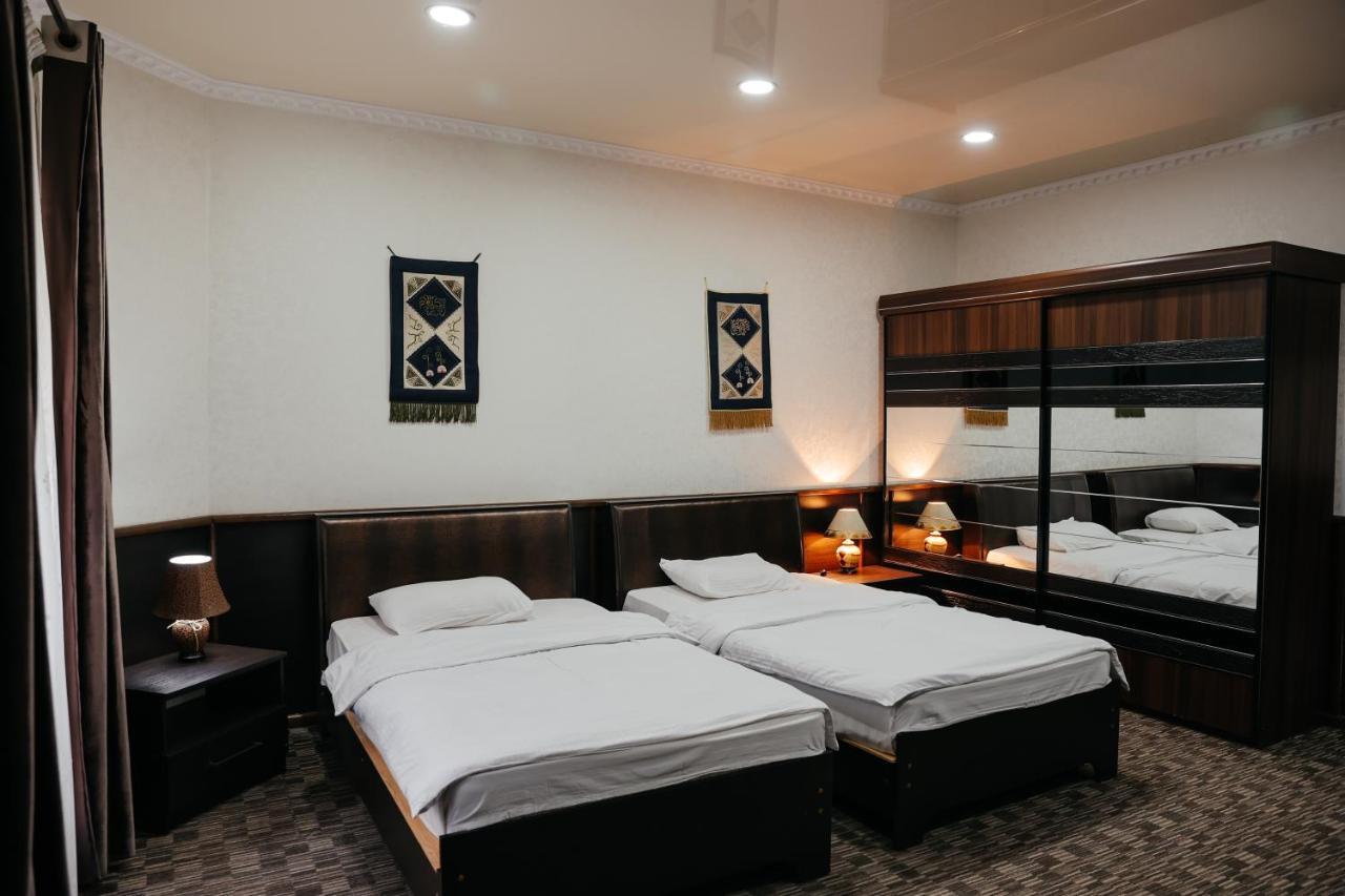 בישקק Grand Hotel מראה חיצוני תמונה