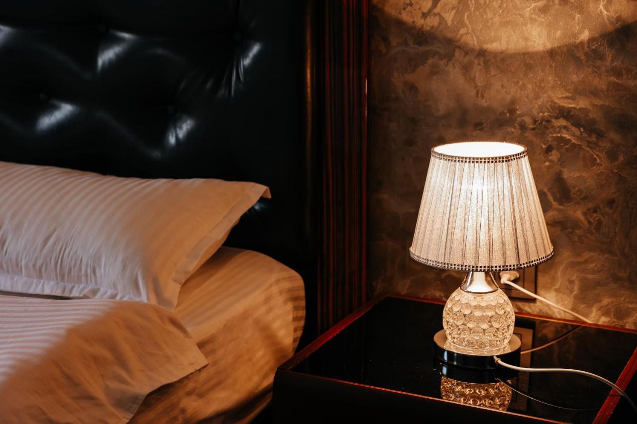 בישקק Grand Hotel מראה חיצוני תמונה
