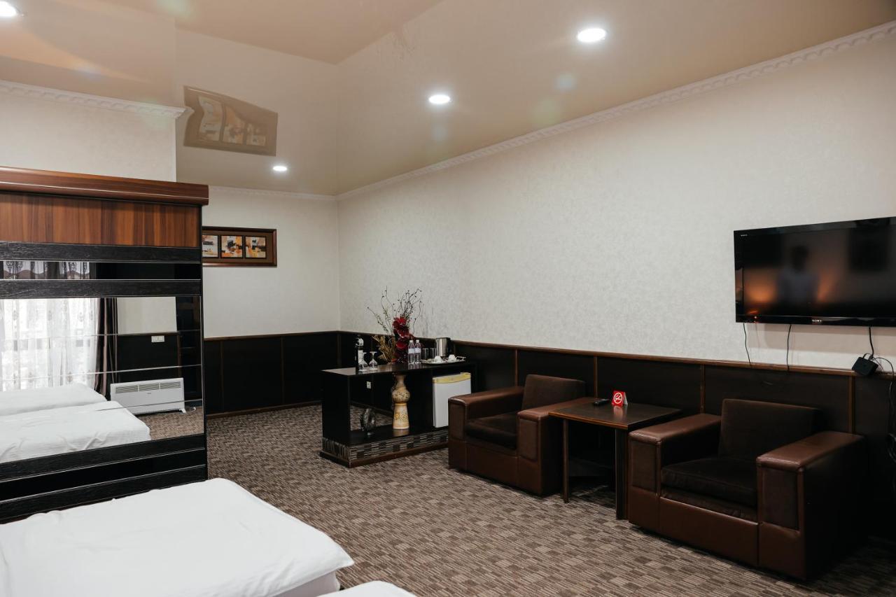 בישקק Grand Hotel מראה חיצוני תמונה