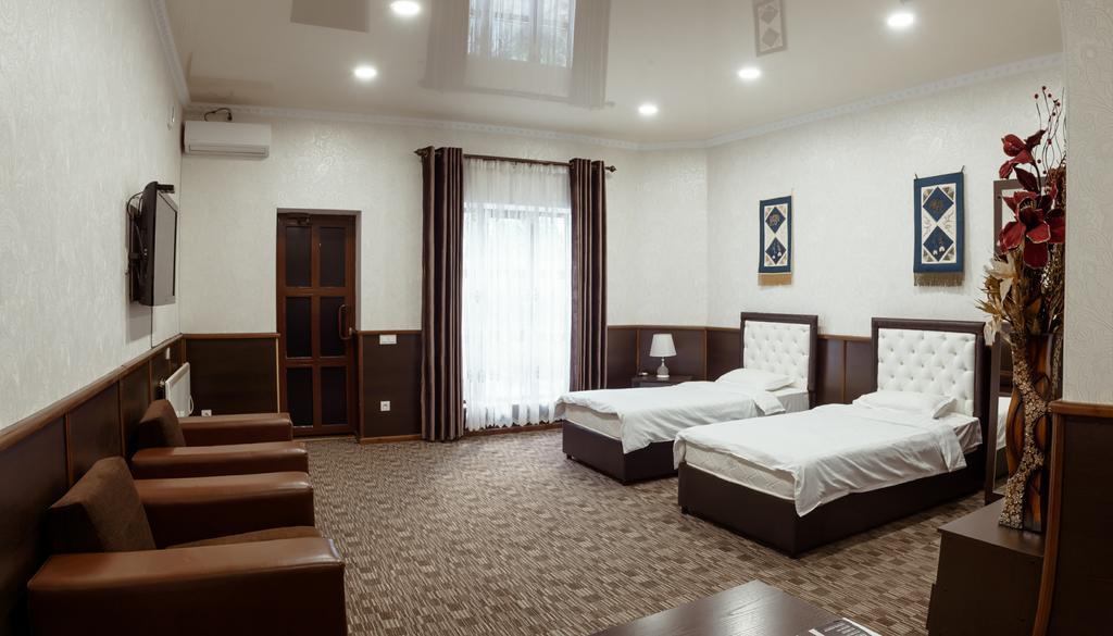 בישקק Grand Hotel מראה חיצוני תמונה